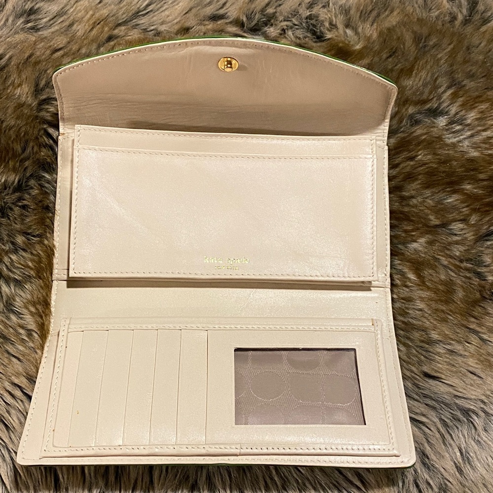 Kate Spade Vibrant Green Leather Wallet - Picture 2 of 4